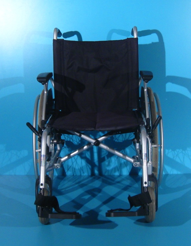 Scaun cu rotile din aluminiu Drive latime sezut 48 cm