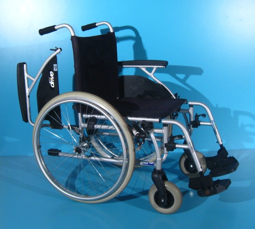 Scaun cu rotile din aluminiu Drive latime sezut 48 cm