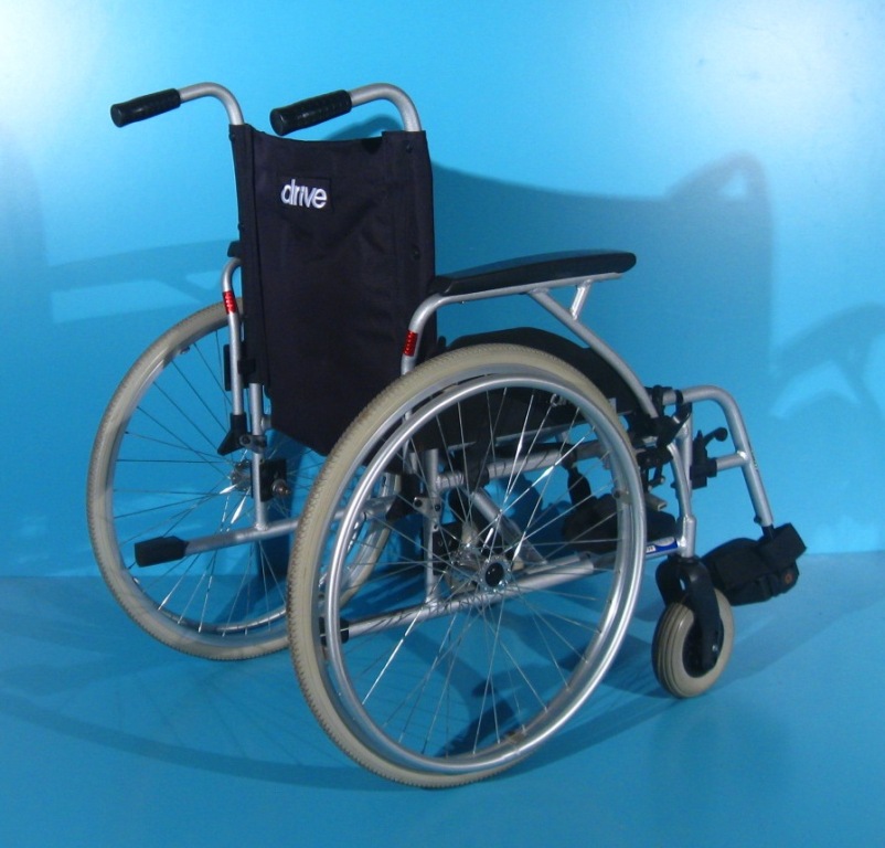 Scaun cu rotile din aluminiu Drive latime sezut 48 cm