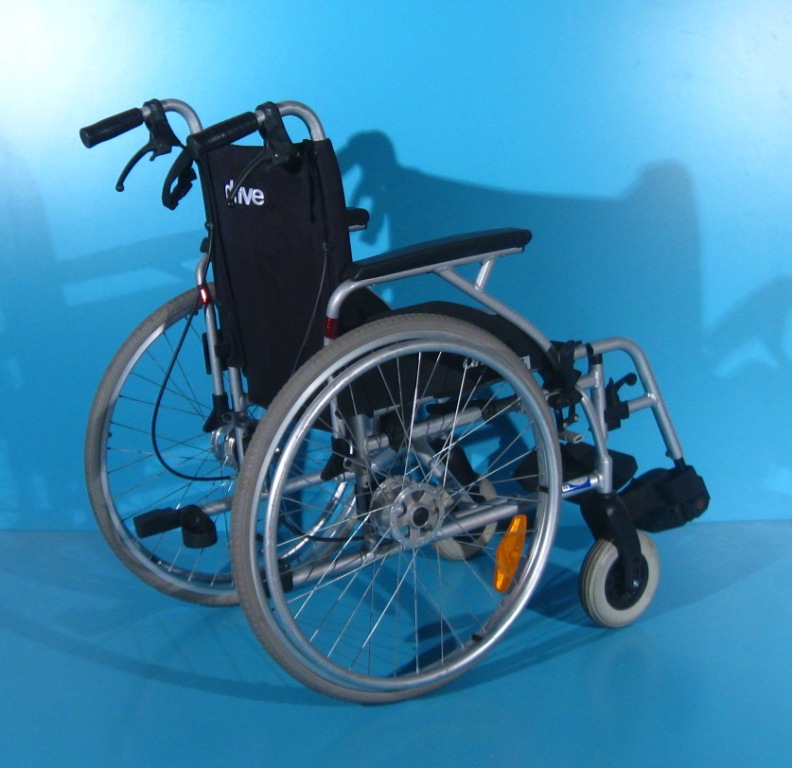 Scaun cu rotile handicap din aluminiu Drive latime sezut 42 cm