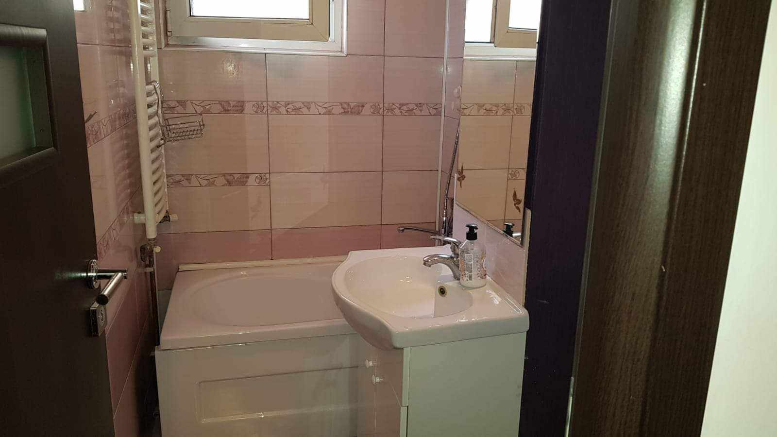 Alexandru Cel Bun Zimbru apartament 3 camere 65 mp cu CT
