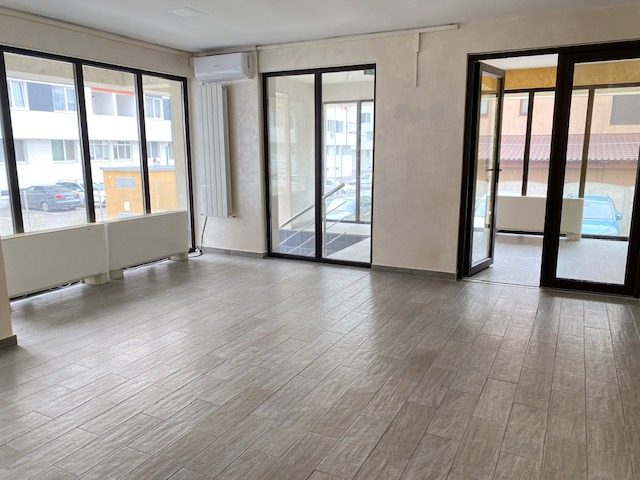 Spatiu comercial de inchiriat in M.residence
