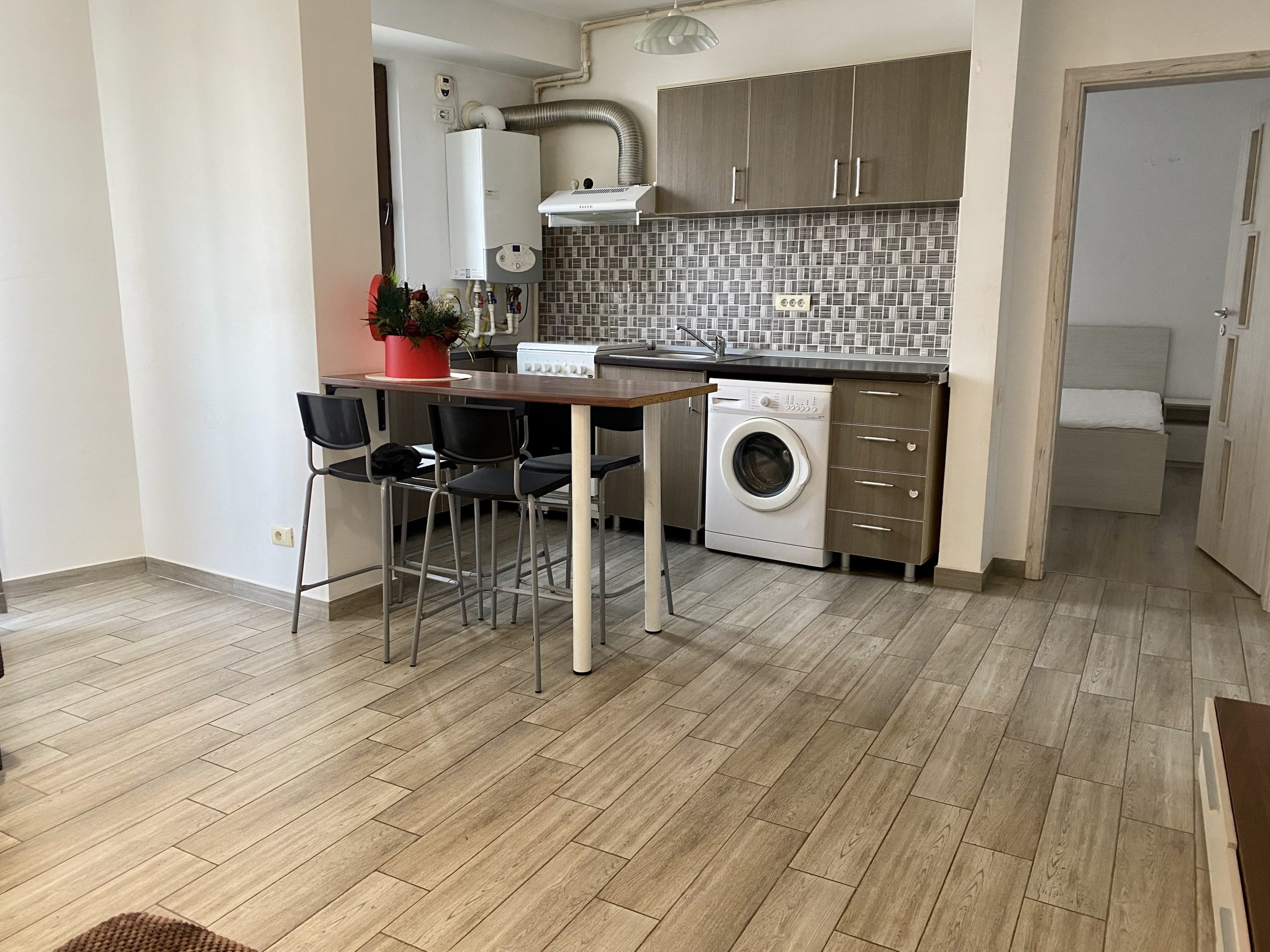 apartament de 3 camere de inchiriat