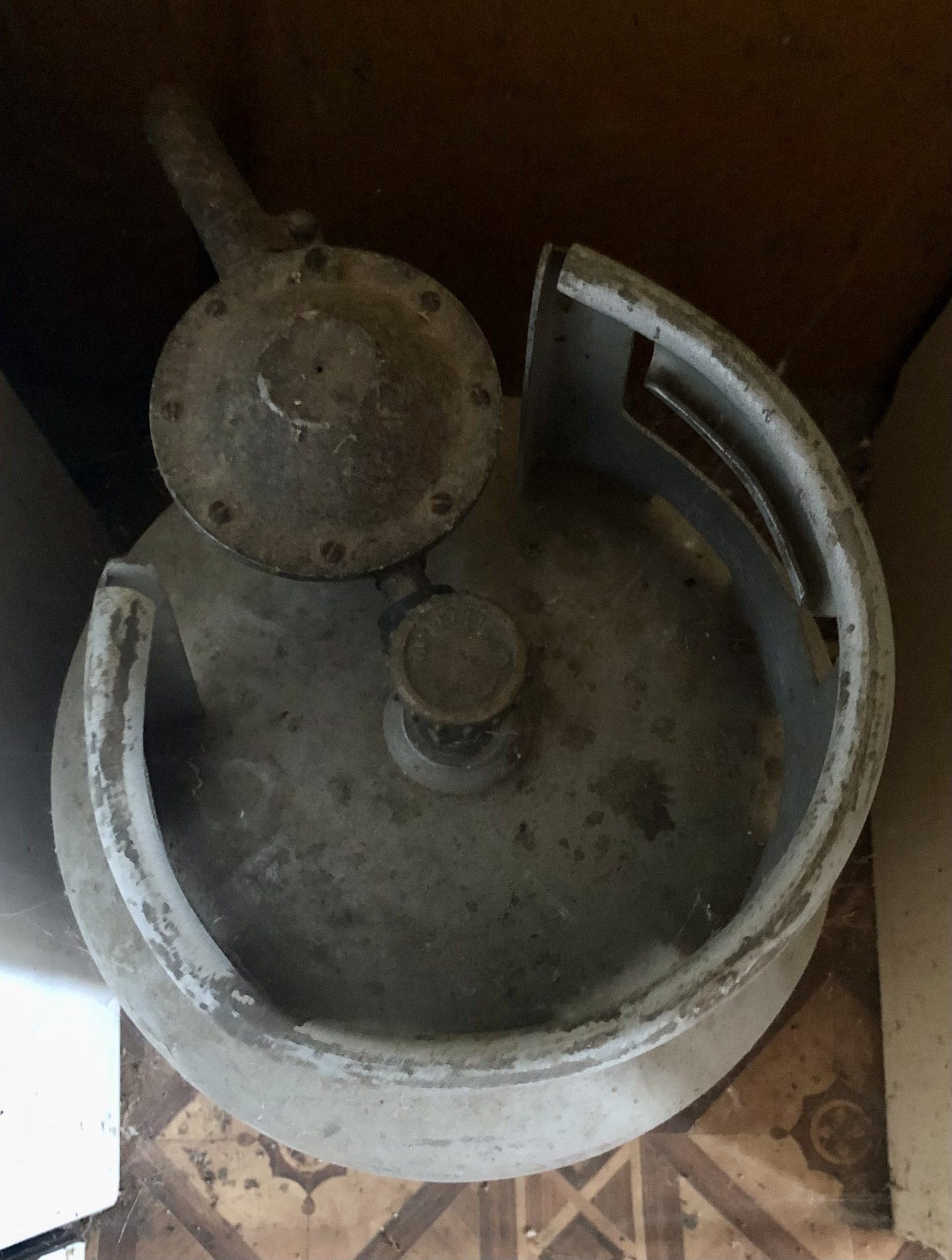 Aragaz marca Modern cu 4 ochiuri cu cuptor + butelie gas
