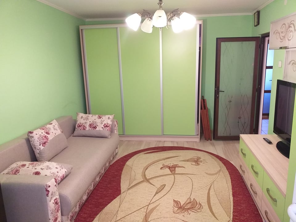 Dacia apartament 3 camere decomandat 72 mp cu CT
