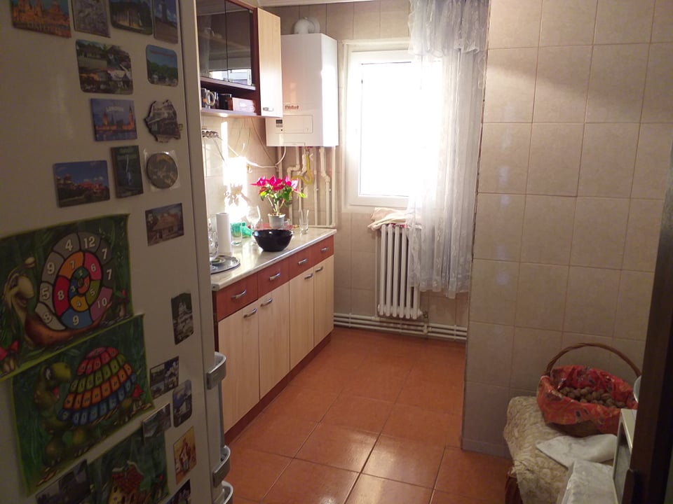 Dacia apartament 3 camere decomandat 72 mp cu CT
