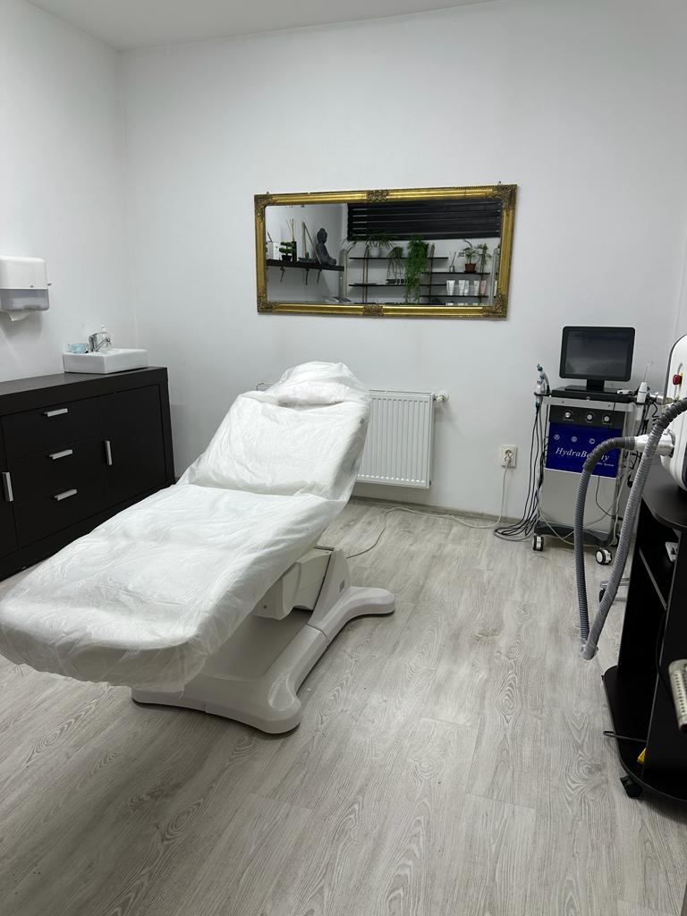 Inchiriez spatiu cu preluare afacere. Salon de infrumusetare in Cluj.