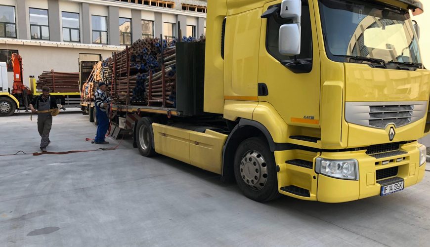 Inchiriez macara/le de la 22-300 tone, utilaje , echipamente si camioane pentru constructii
