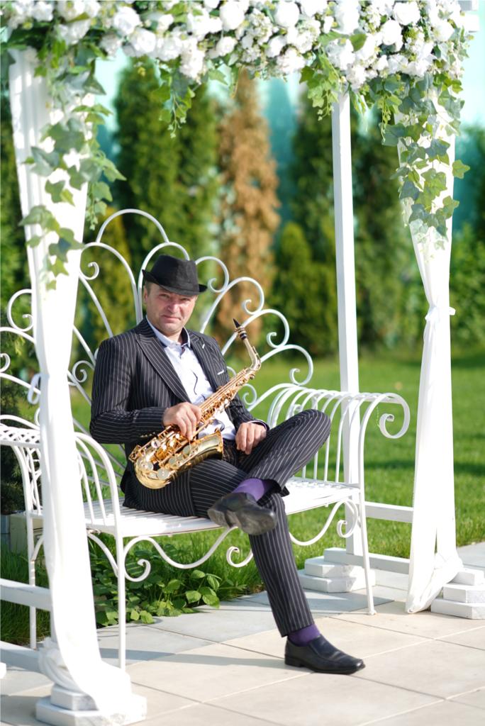 Saxofonist nunti botezuri cafenele restaurante