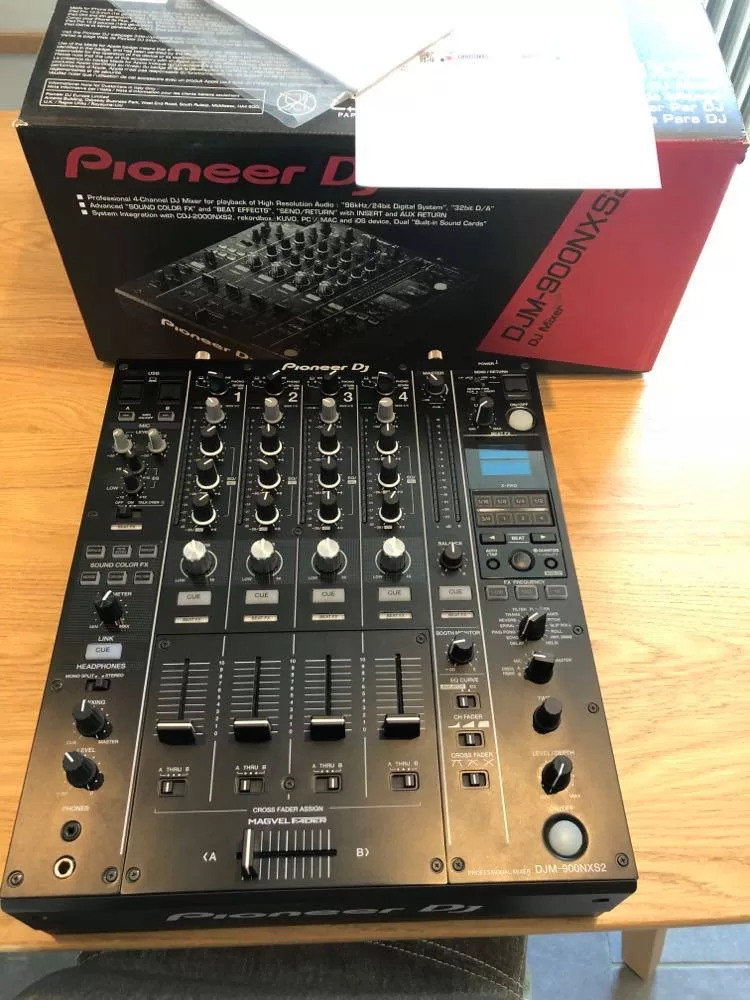  Pioneer CDJ-3000, Pioneer DJ DJM-A9 , Pioneer CDJ 2000NXS2, Pioneer DJM 900NXS2, Pioneer DJM-V10-LF