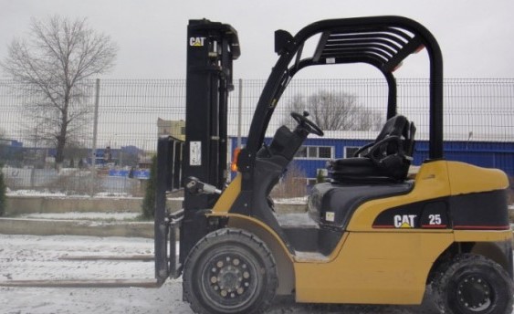 Inchiriez motostivuitoare– 3,5 tone, 5 tone, 7 tone