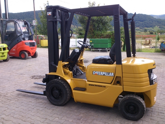 Inchiriez motostivuitoare– 3,5 tone, 5 tone, 7 tone