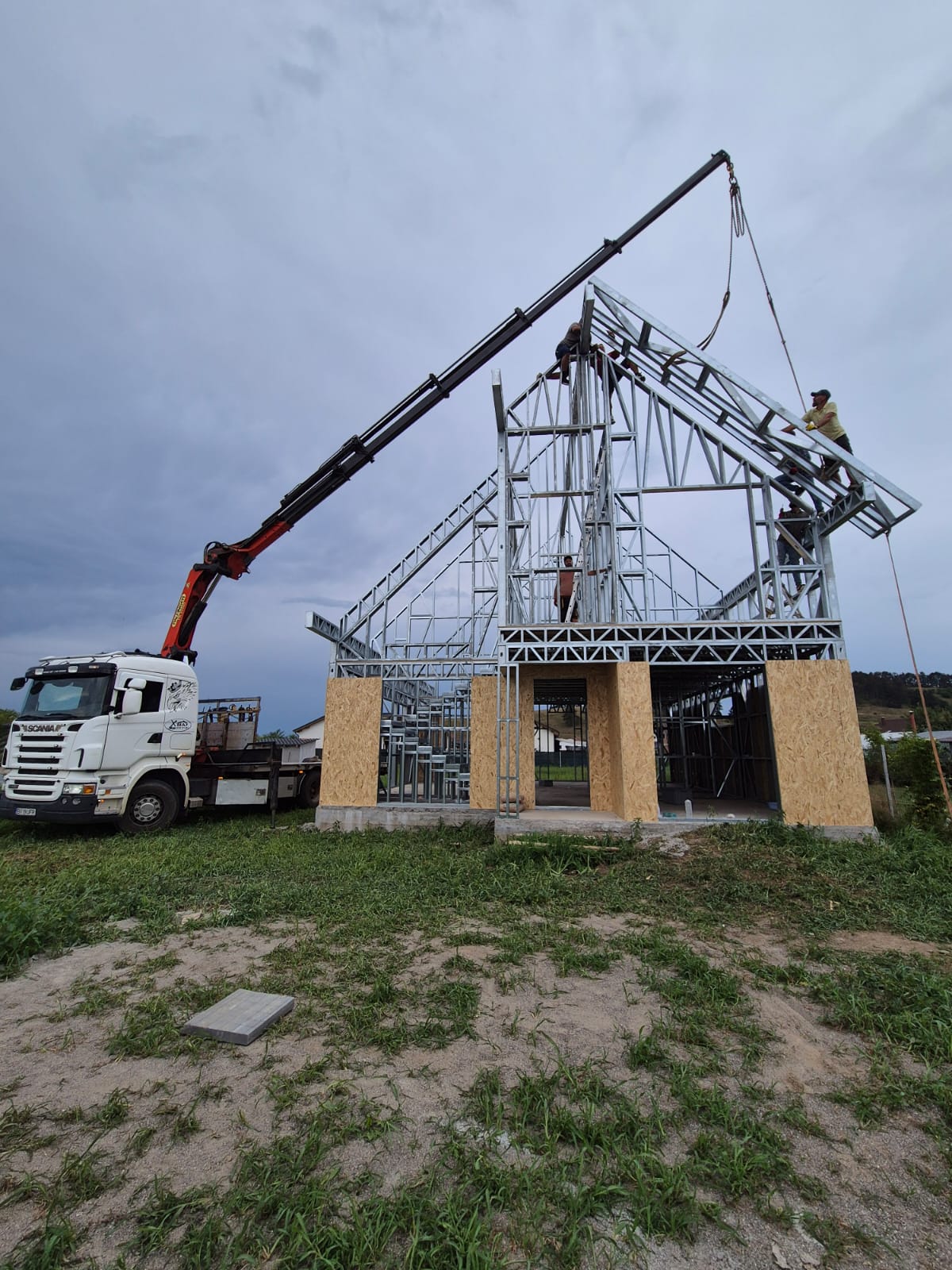 Inchiriez Macara 10-30 tone