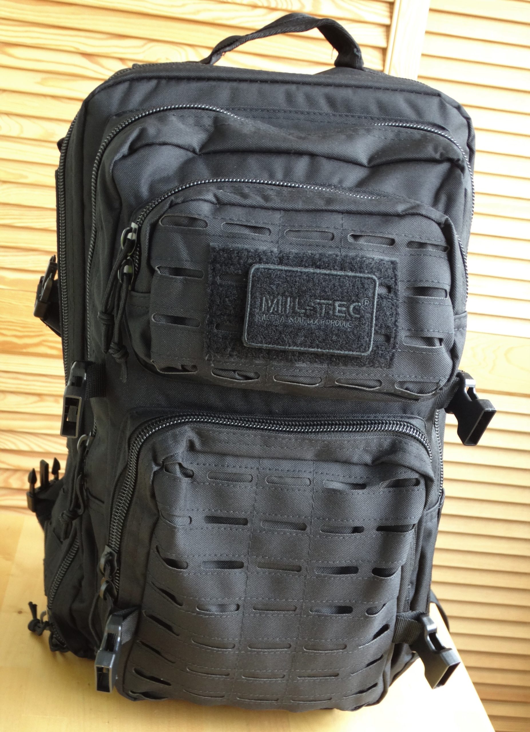 RUCSAC MILTEC Ghiozdan Militar 36L Taiat LASER Tactic – sistem MOLLE – Intarit la Bretele