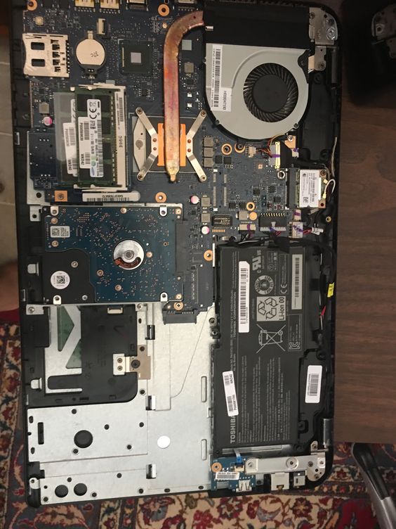 Service IT la domiciliu instalare si configurare laptop sau calculator