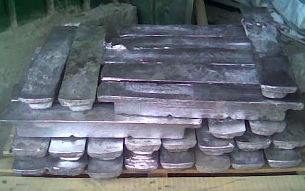LINGOURI DIN PLUMB