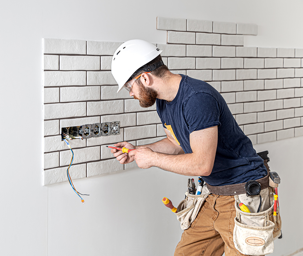 Electrician profesionist Bragadiru