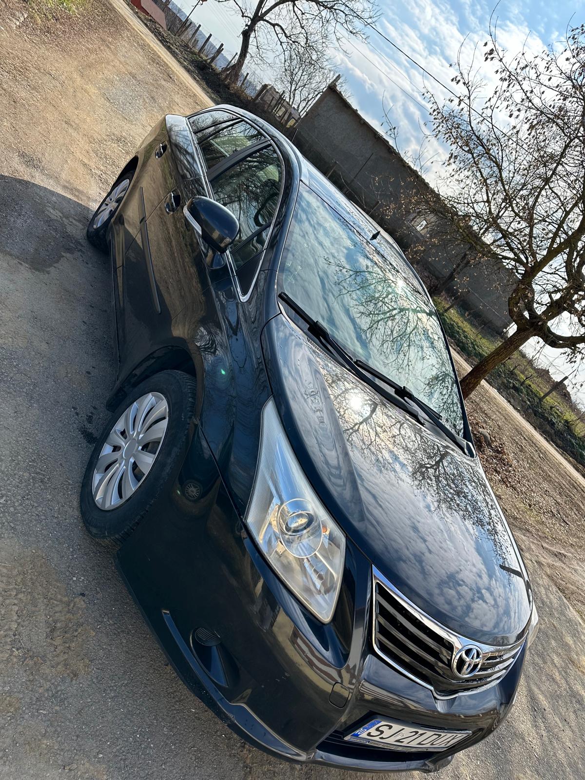 Toyota Avensis 126 CP, diesel, motor de 2,0
