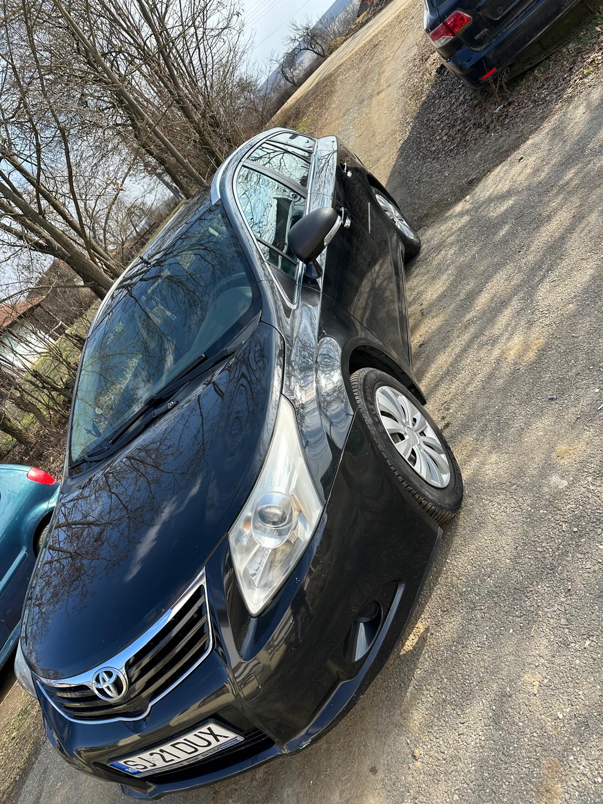 Toyota Avensis 126 CP, diesel, motor de 2,0