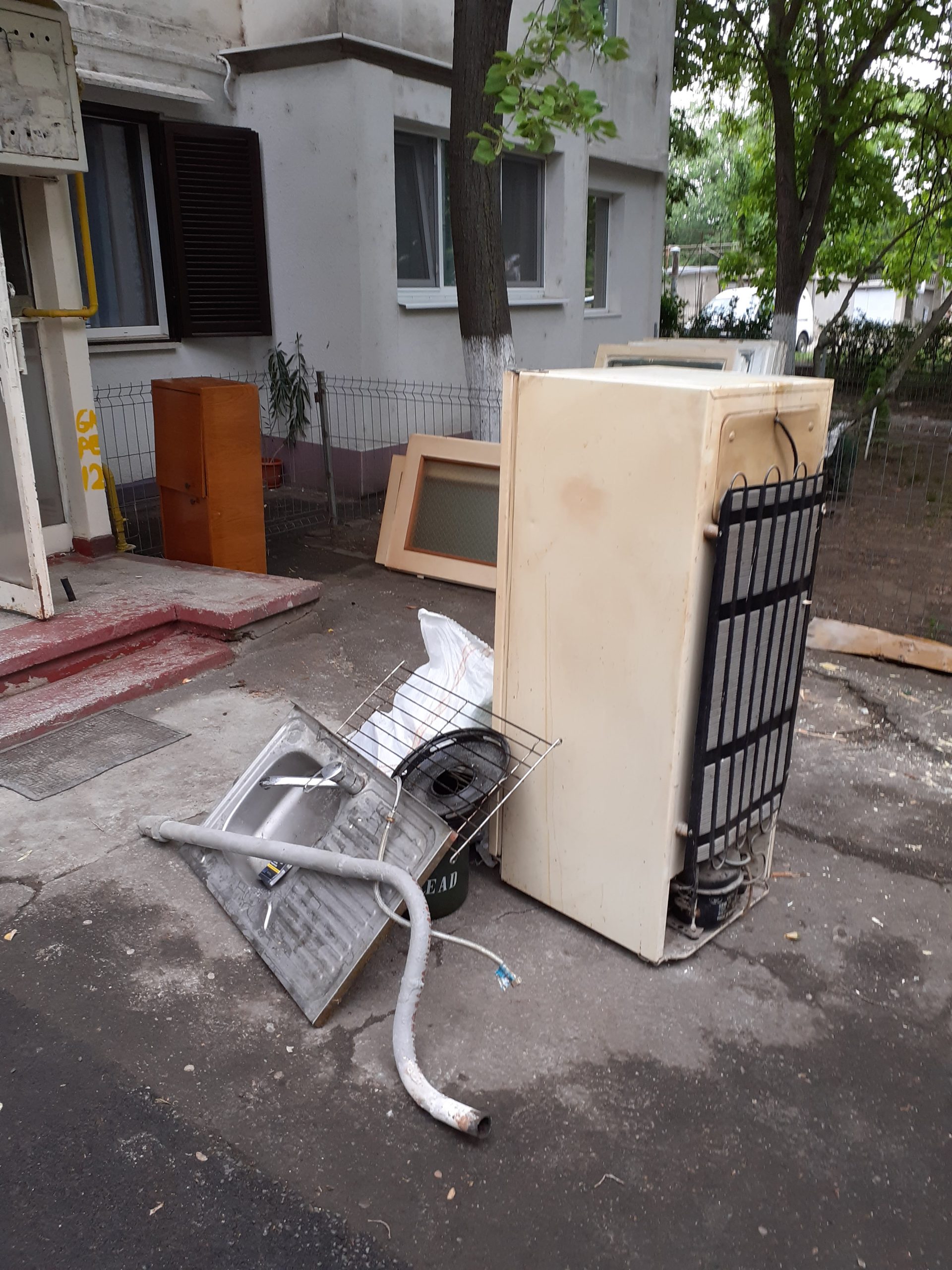 Echipa de debarasare mobila veche din apartamente Galați
