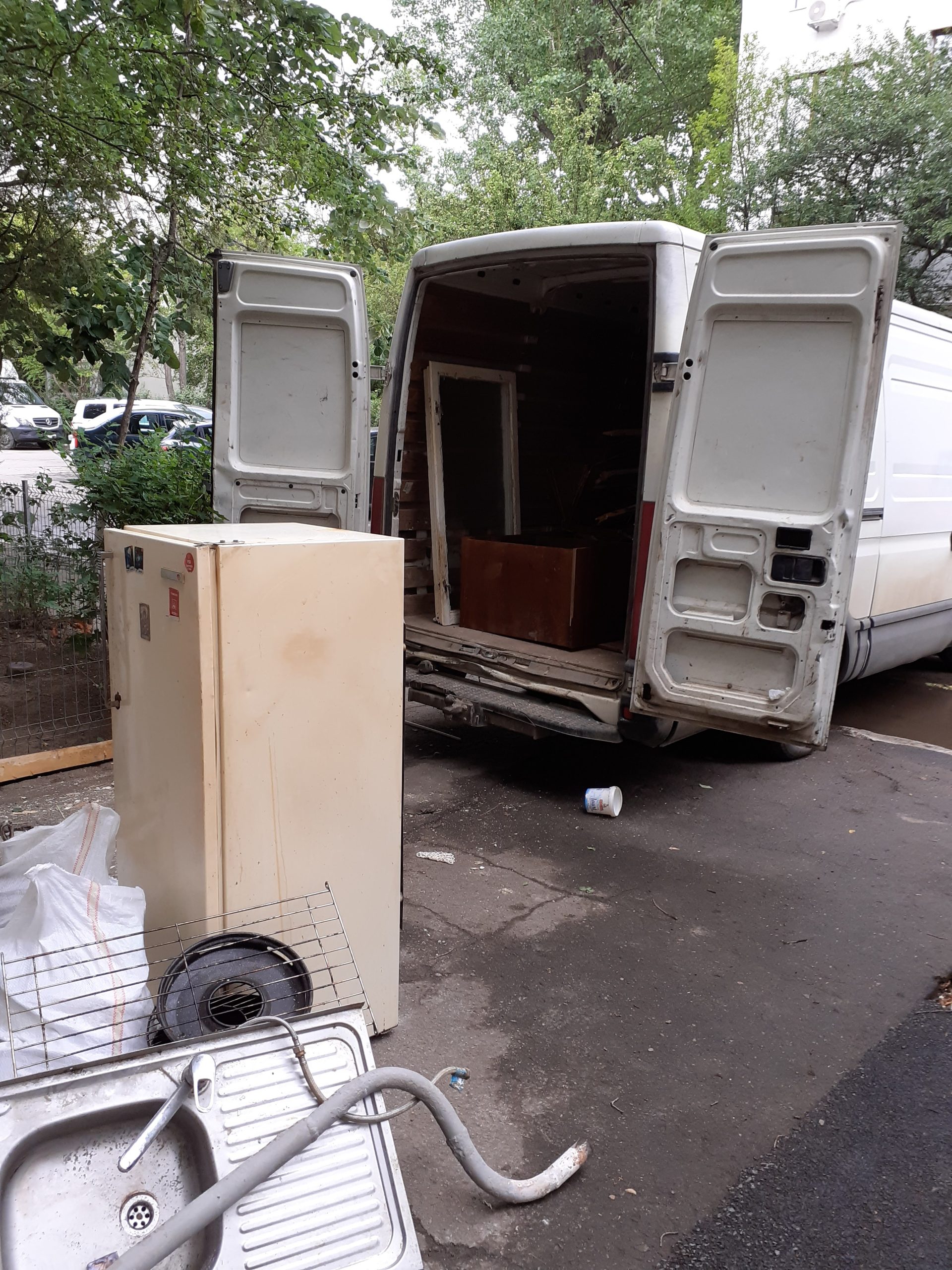 Echipa de debarasare mobila veche din apartamente Galați