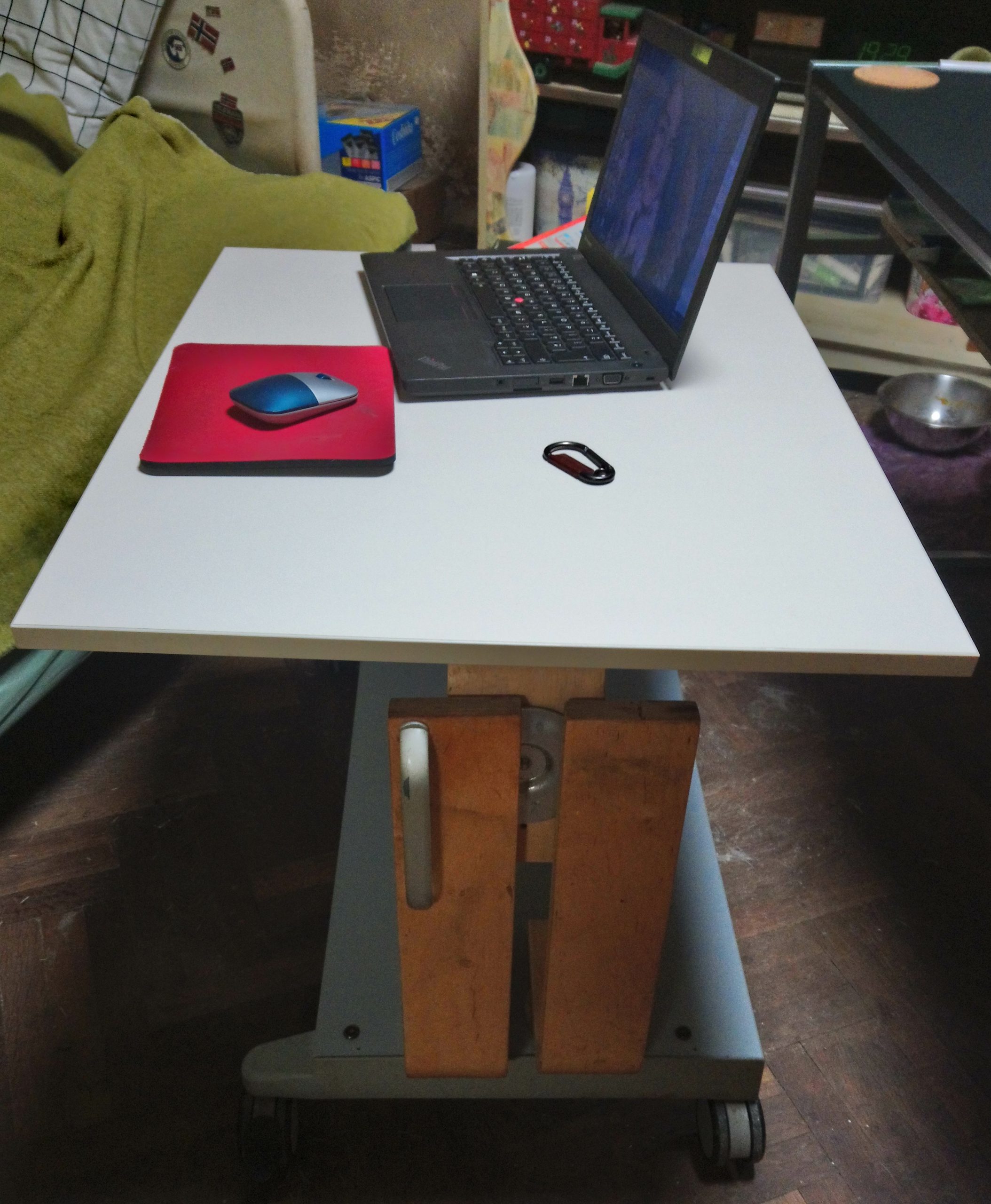 Măsuță laptop unicat…