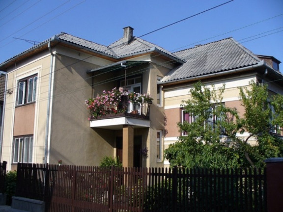Casă cu etaj în Sighetu Marmaţiei, centru, zonă linistită