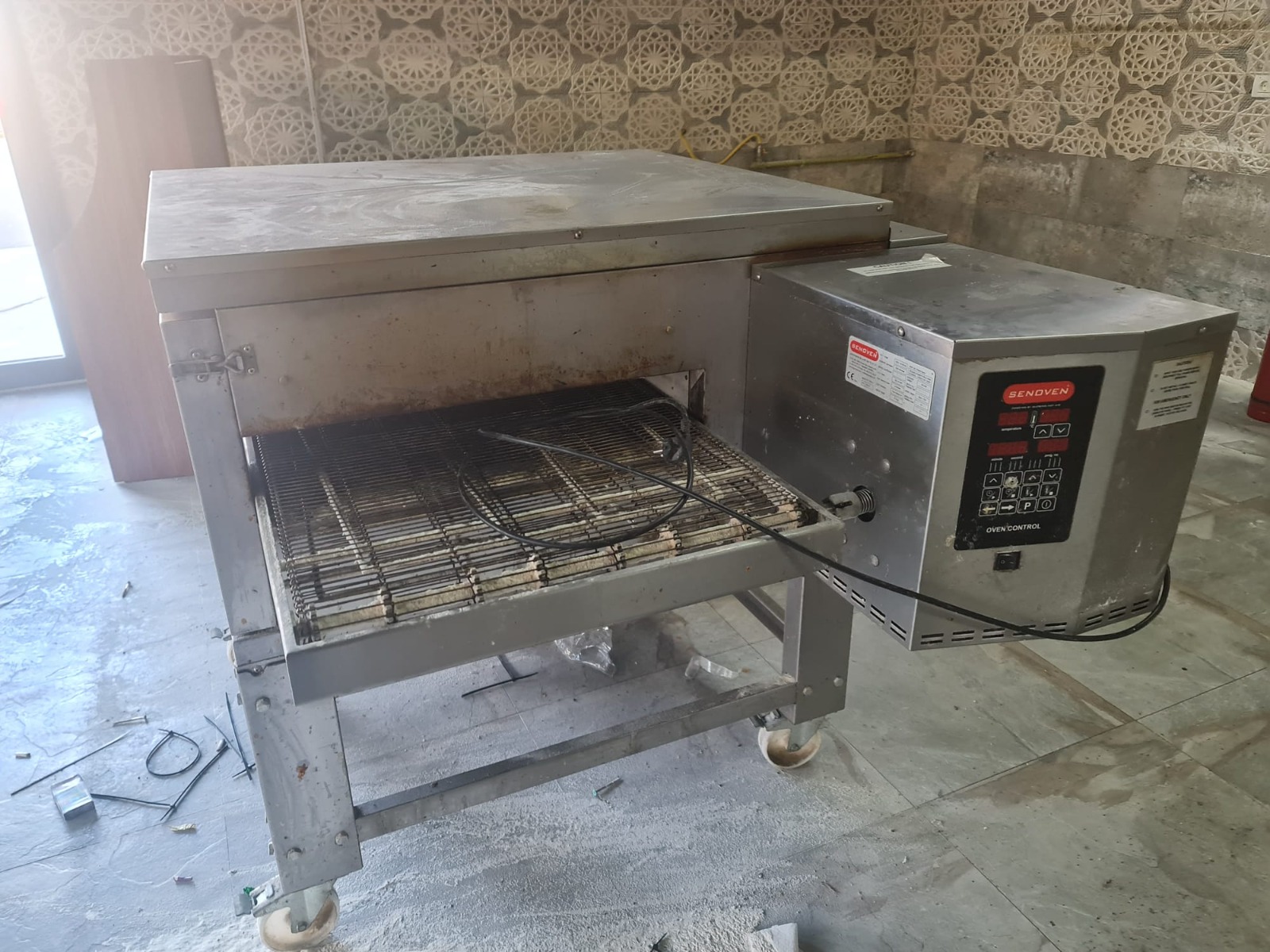 Cuptor PIZZA conveior pe Gaz cu BANDA Derulatoare pentru covrigi HORECA BUCURESTI