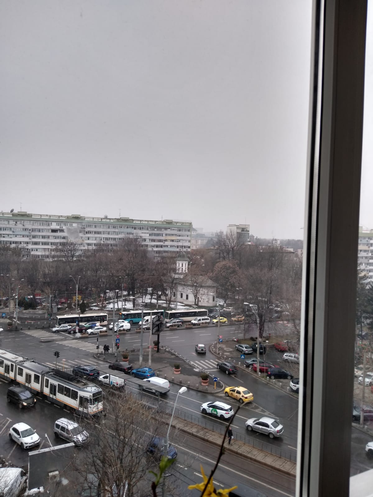 Dimitrie Cantemir ap.2 camere , zonă centrala