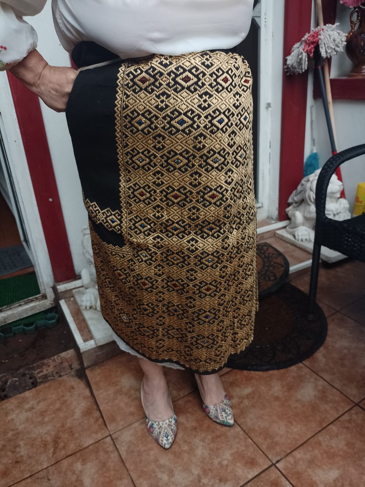 Soarte (costm popular)si Fote de la Ileana Sararoiu si CIuculete de 70 ani