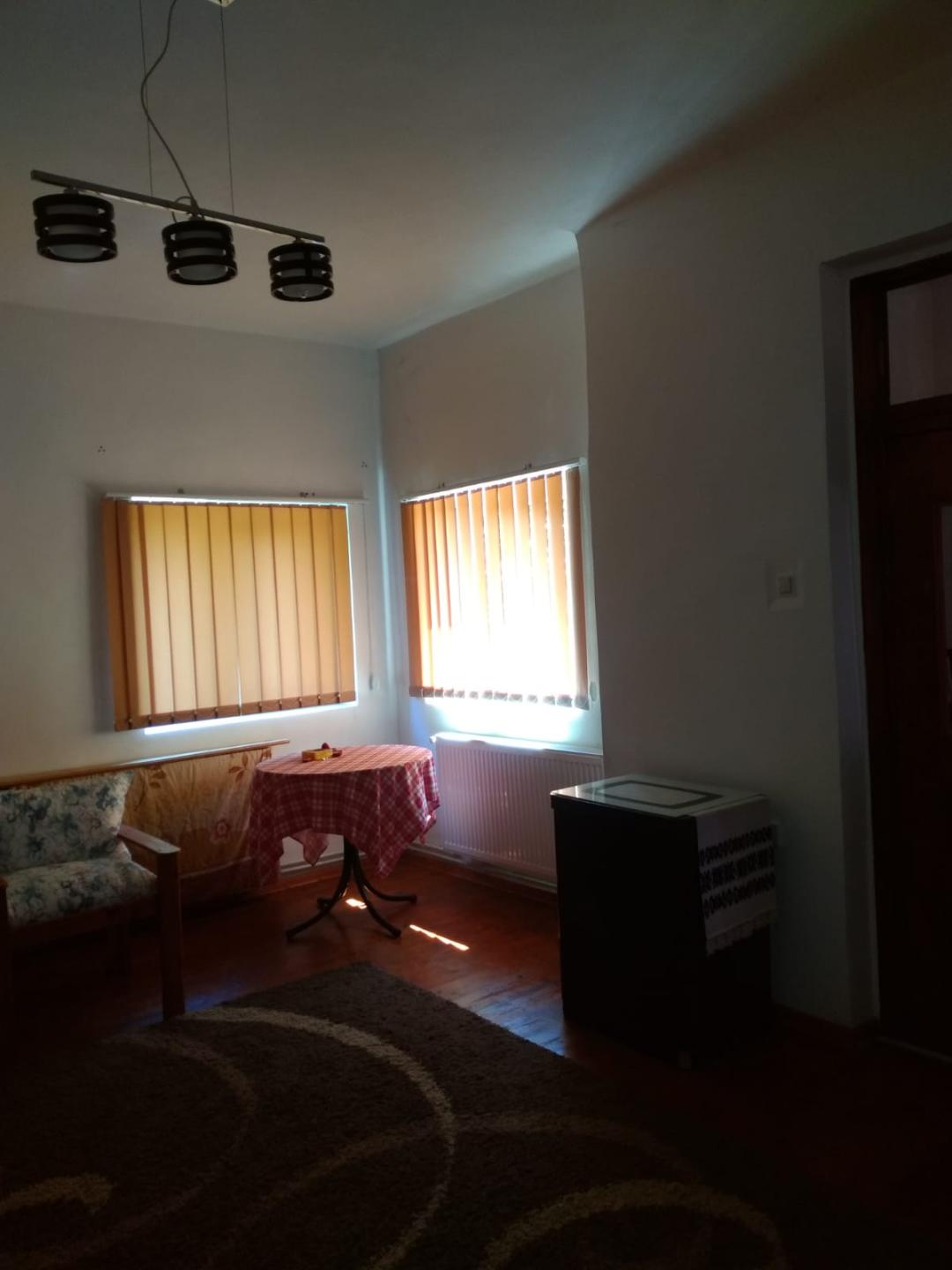 Casa de vanzare Varasti