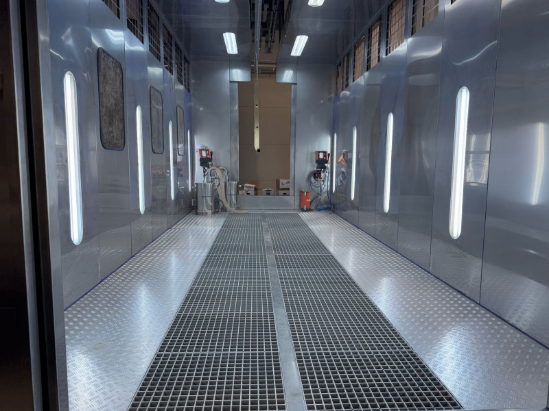 Transforma-ti echipamentele metalice cu VELECTRO.RO – Sablare si vopsitorie industriala!