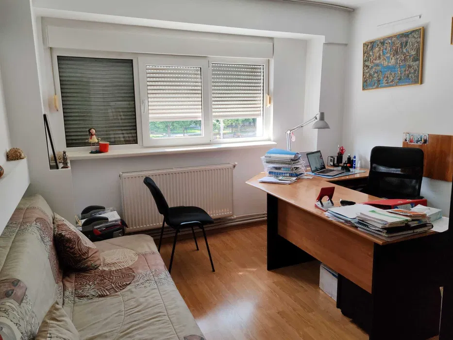 De închiriat birou 3 camere