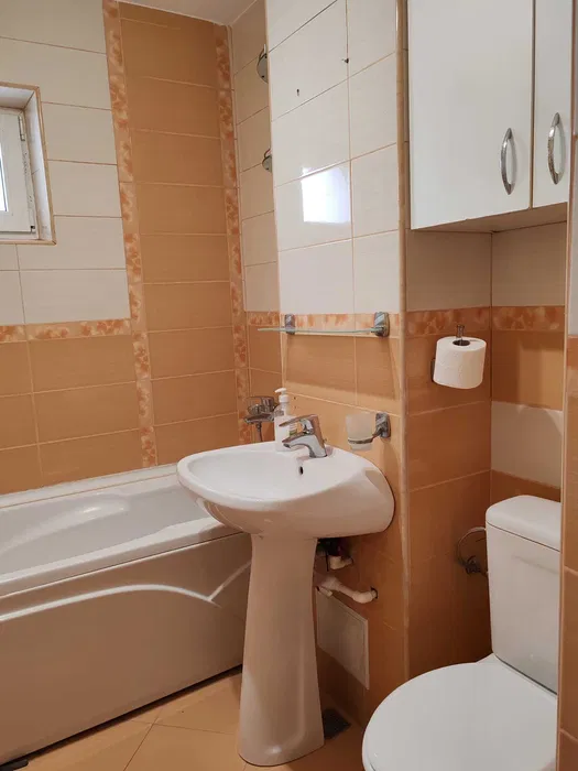 De închiriat birou 3 camere