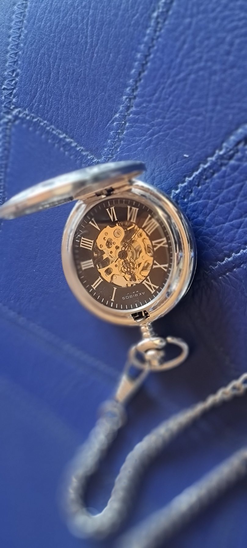 Ceas de buzunar clasic schelet | Akribos XXIV AK609 – Eleganță care bate la timp