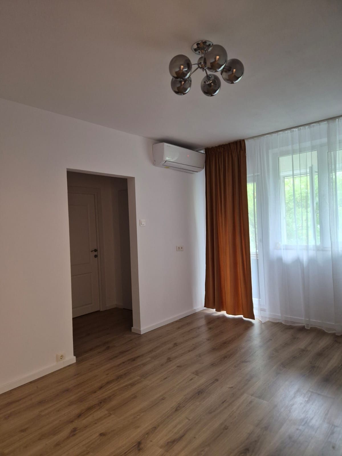 Vânzare 2 camere Ion Mihalache – Domenii