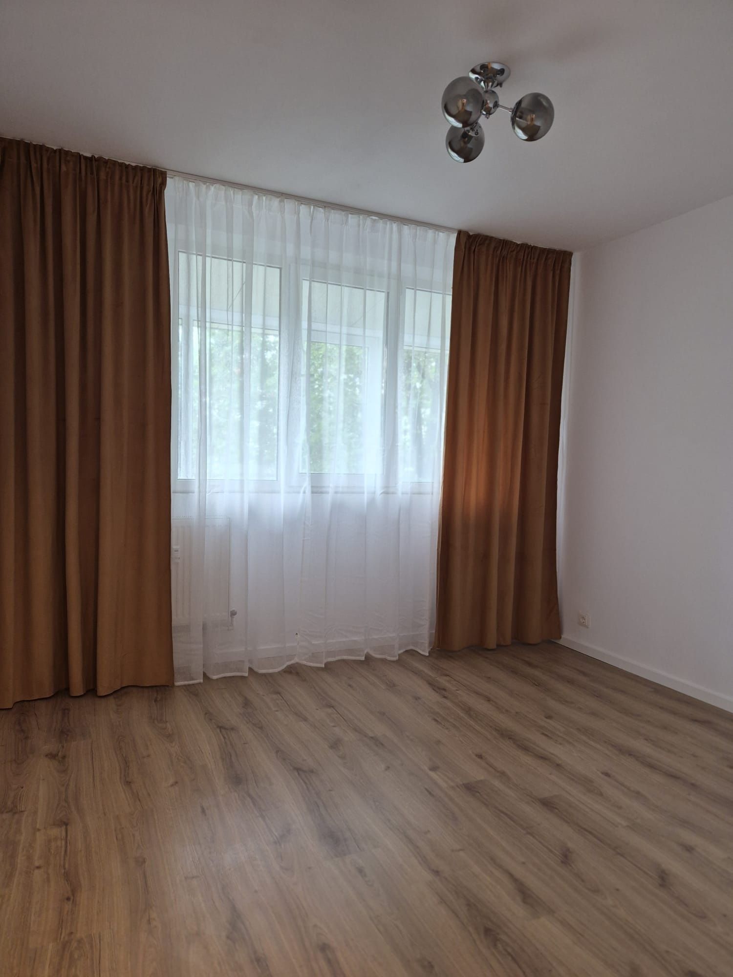 Vânzare 2 camere Ion Mihalache – Domenii