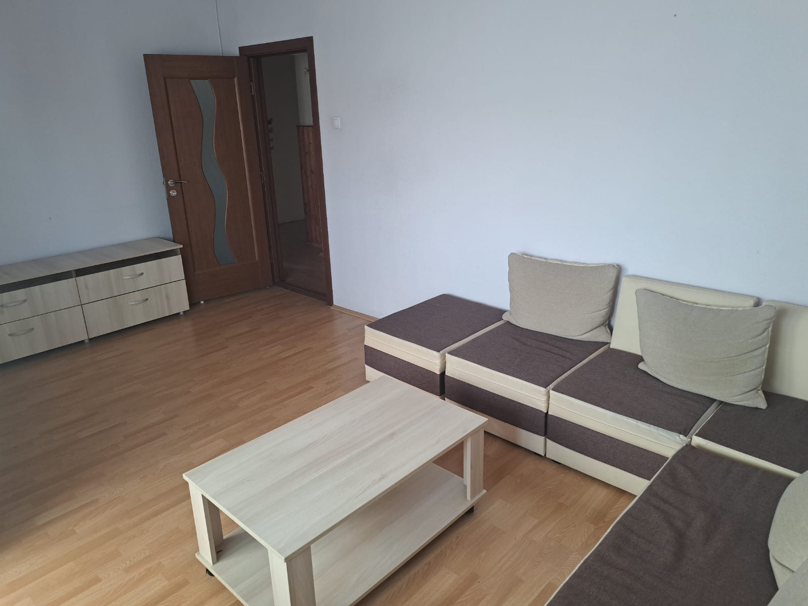 Apartament 4 camere decomandat,etaj 2