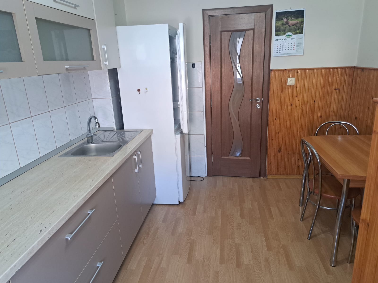 Apartament 4 camere decomandat,etaj 2