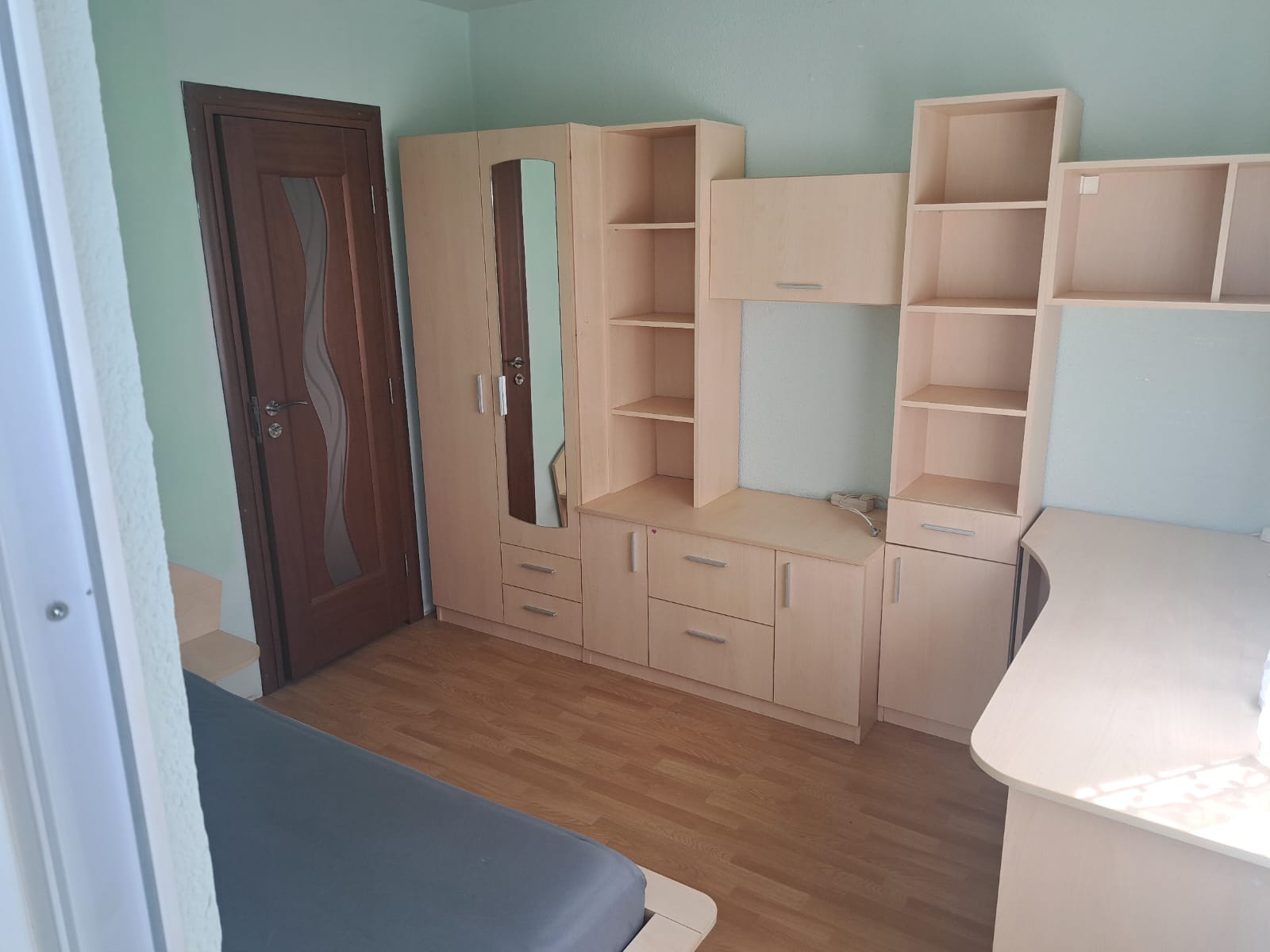 Apartament 4 camere decomandat,etaj 2