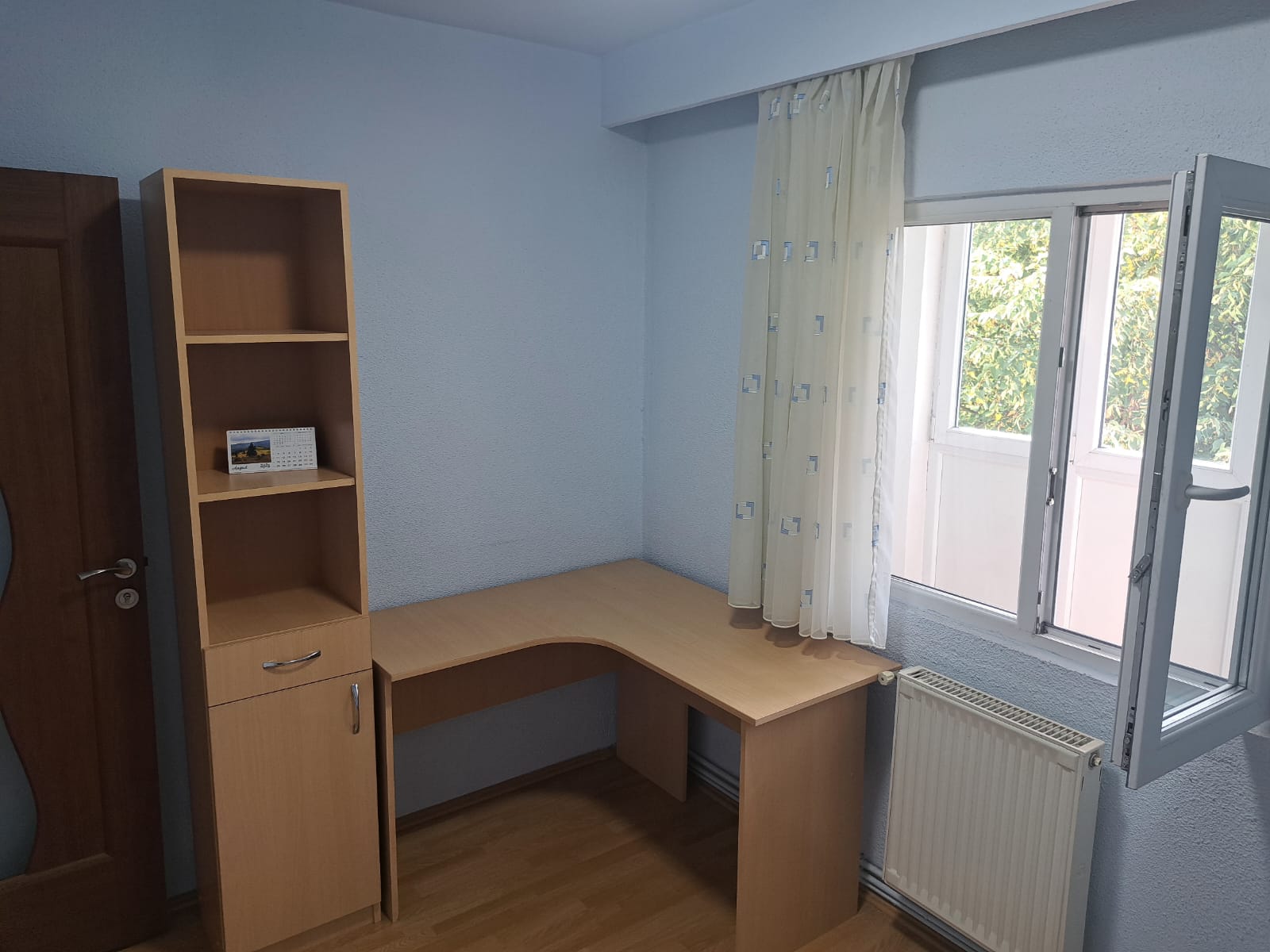 Apartament 4 camere decomandat,etaj 2