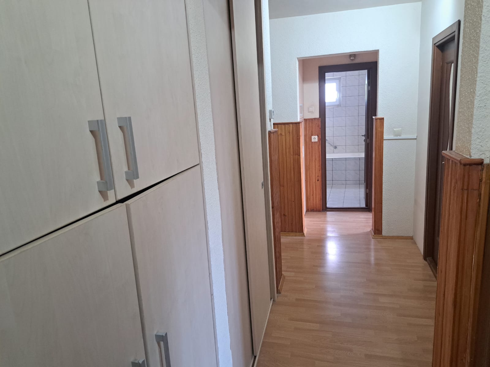 Apartament 4 camere decomandat,etaj 2