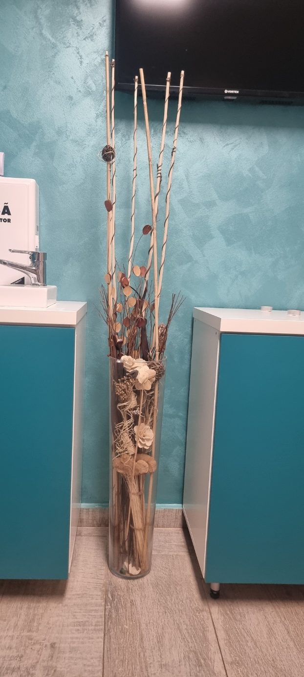Vaza Sticla & Flori Decorative