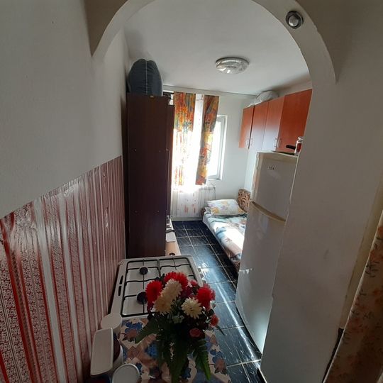 Garsonieră la parter, 20.000 Euro