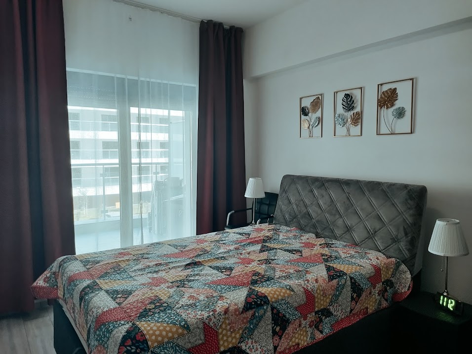 Proprietar inchiriez ap 2 camere MAMAIA NORD cu centrala termica proprie si loc parcare
