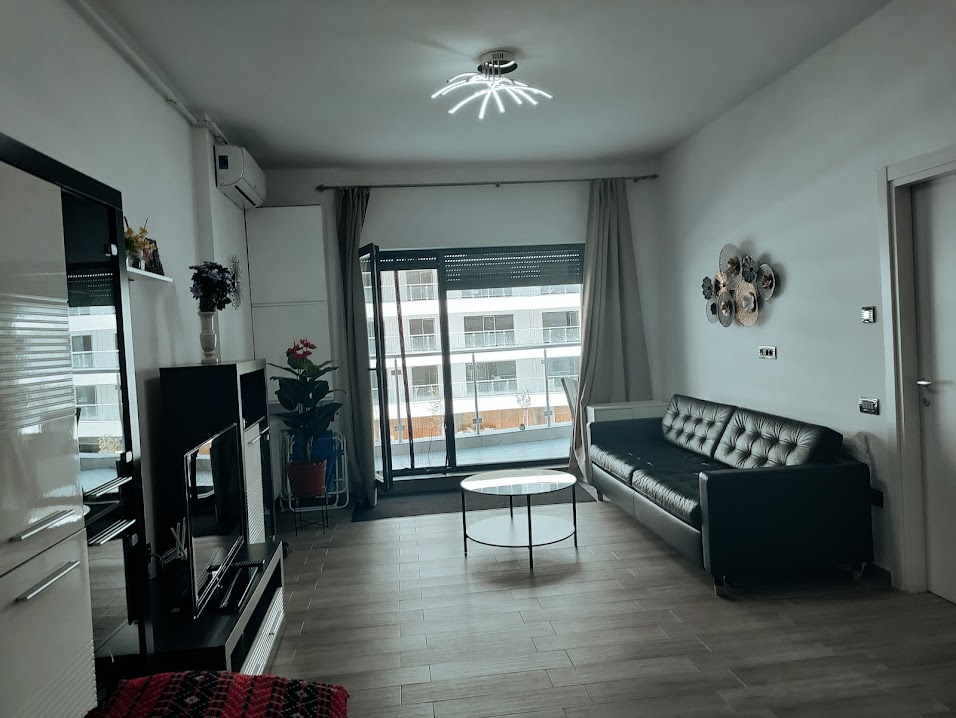 Proprietar inchiriez ap 2 camere MAMAIA NORD cu centrala termica proprie si loc parcare