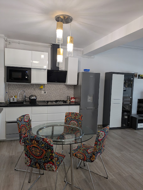 Proprietar inchiriez ap 2 camere MAMAIA NORD cu centrala termica proprie si loc parcare