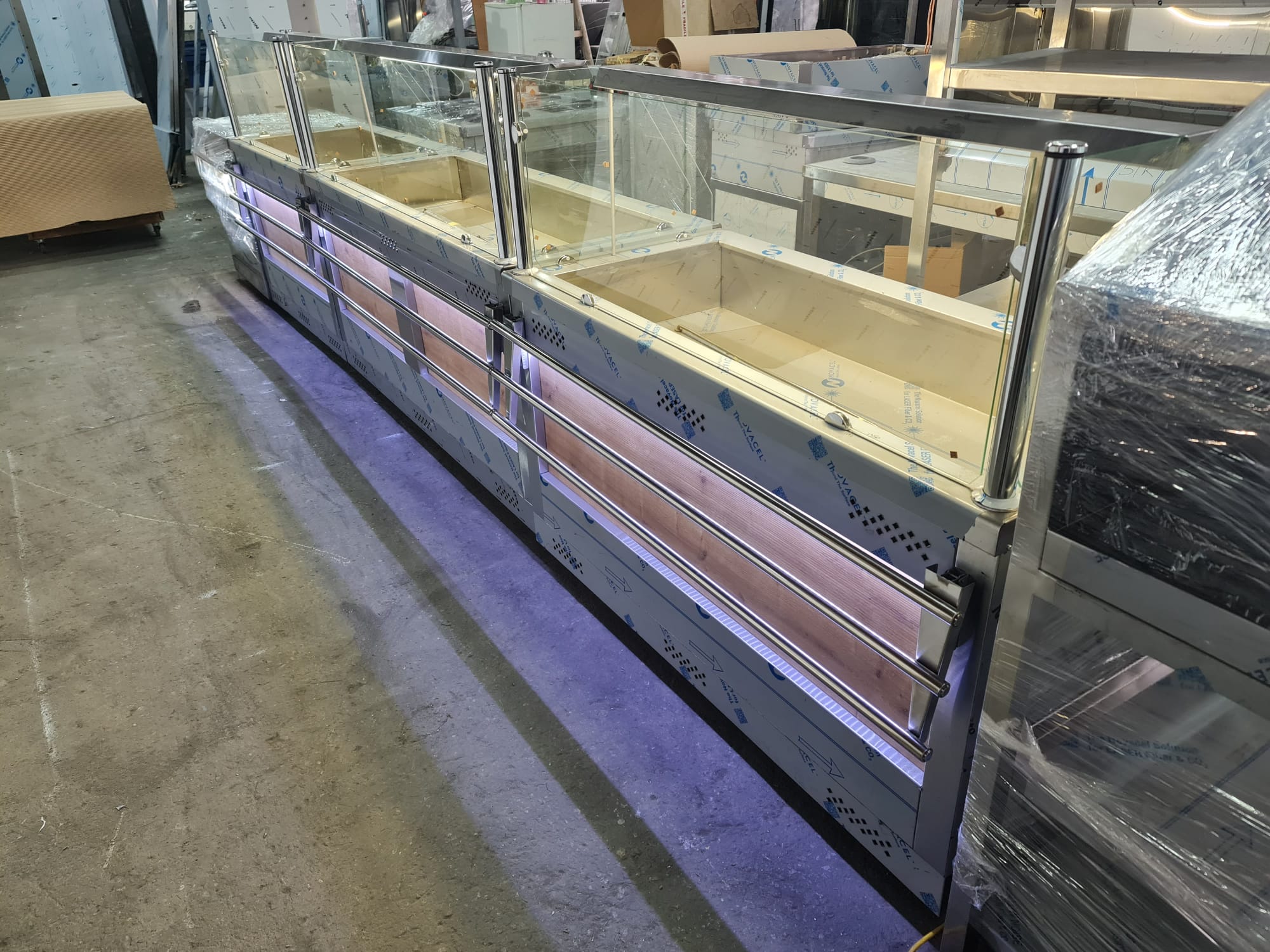 Horeca Bucuresti LINII Autoservire Vitrine CALDE si Vitrine RECI