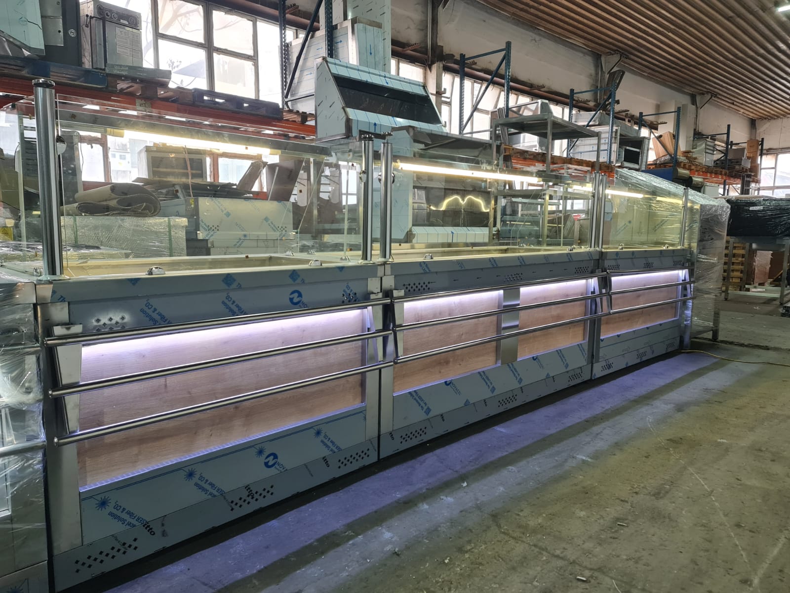 Horeca Bucuresti LINII Autoservire Vitrine CALDE si Vitrine RECI