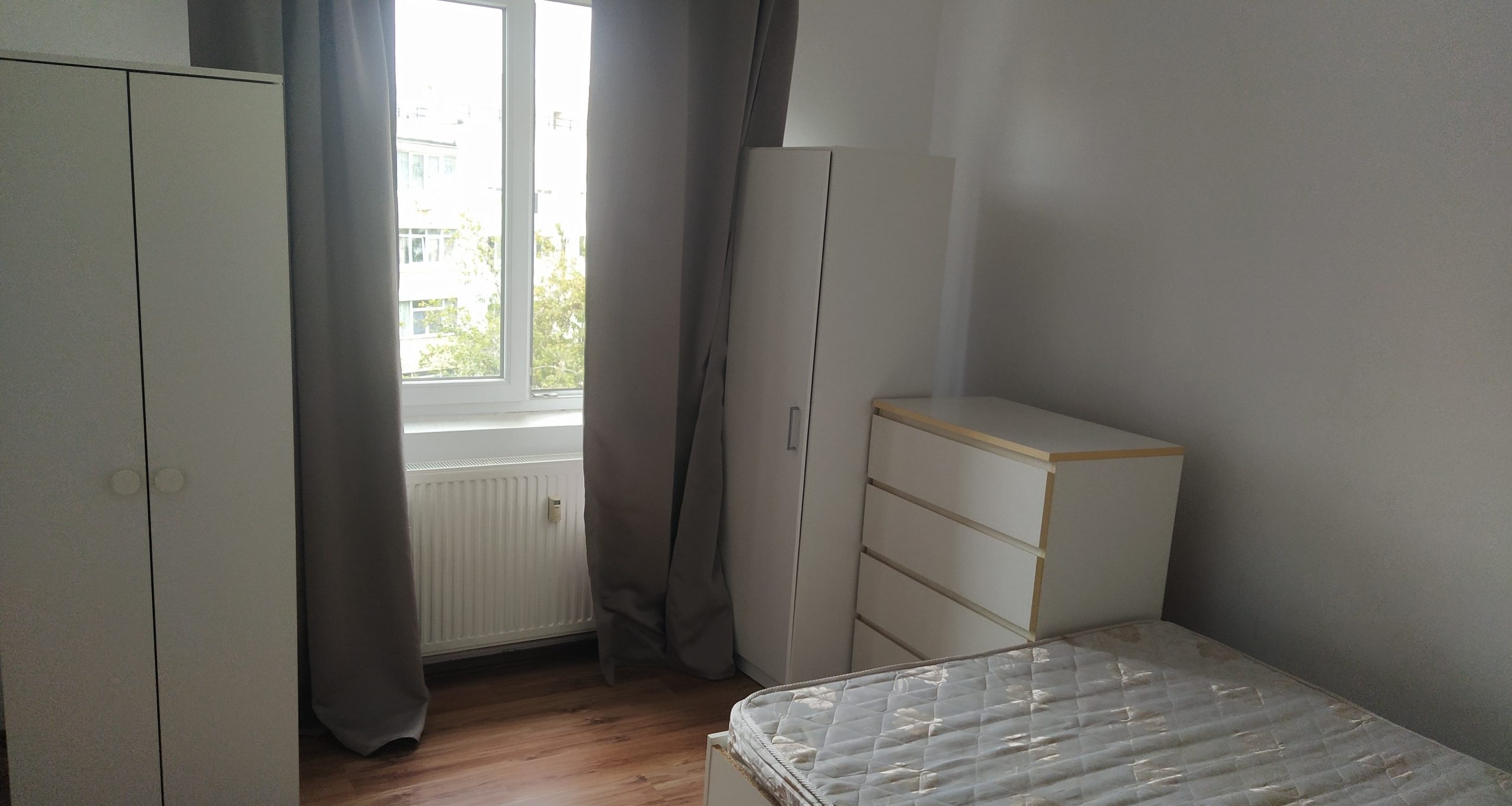 Proprietar, inchiriez apt 3 cam mobilat lux doar pentru 3 fete studente Dristor